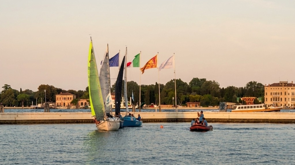 Team building a vela, Venezia